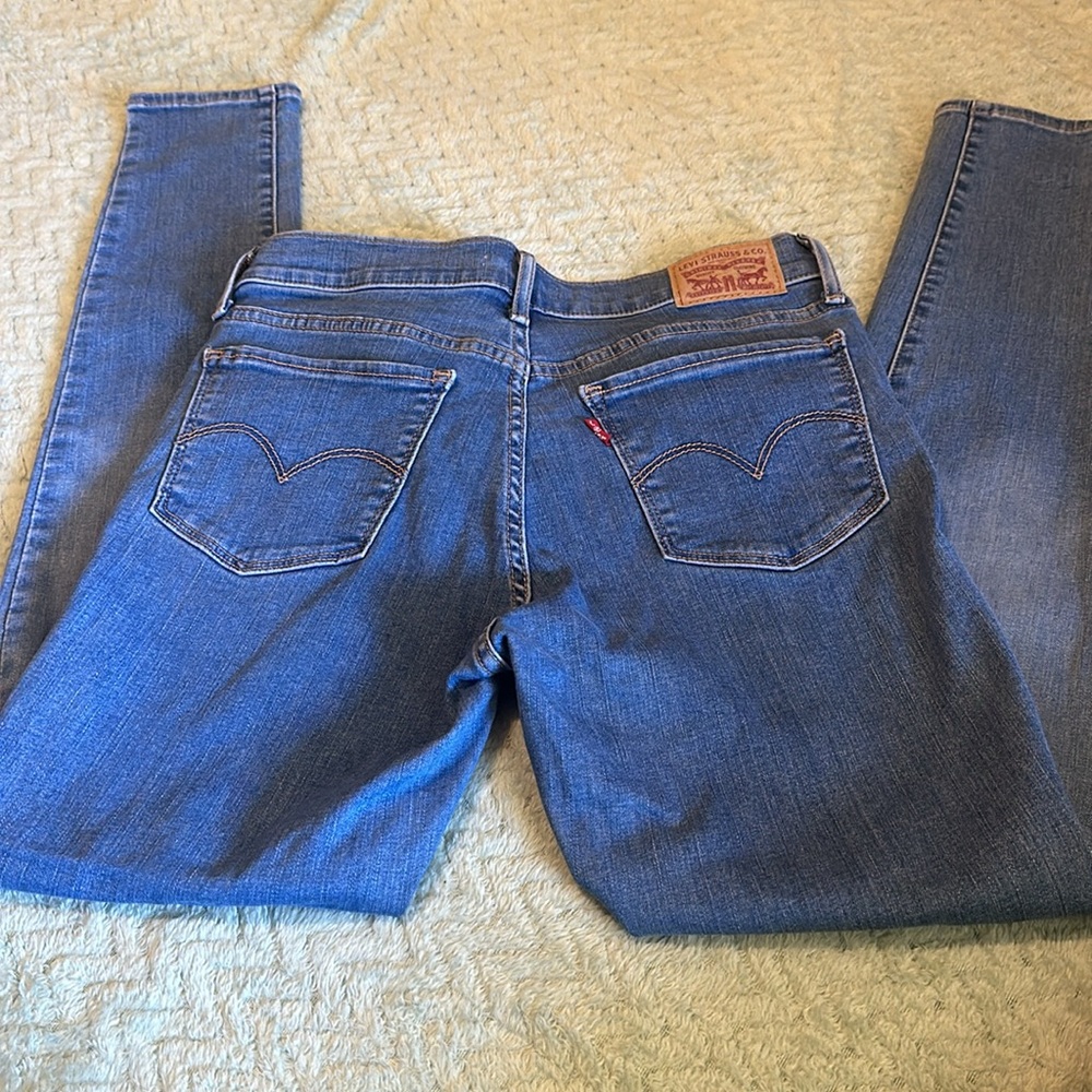 Size 29 women Levi’s 701 super skinny NWOT